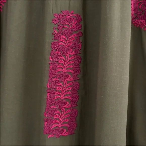 J. Marie Oaxaca Embroidered Floral
Olive Green Pink Ruffle Mini Dress Size M - Picture 6 of 11